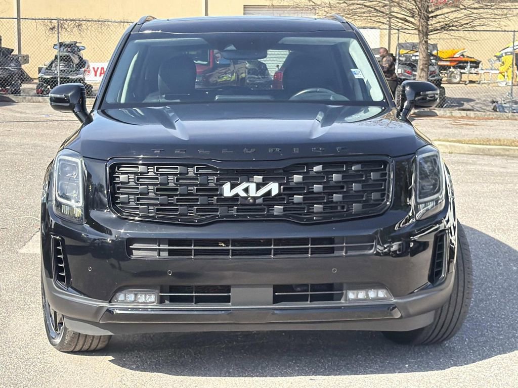 Used 2022 Kia Telluride SX w/ SX Prestige Package image 2
