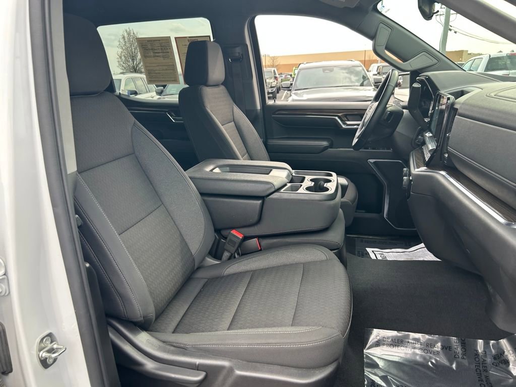 Used 2024 Chevrolet Silverado 1500 LT AWD/4WD image 25