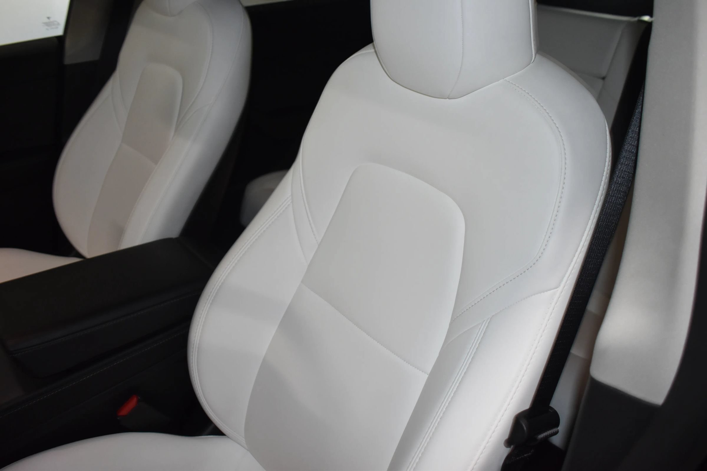 Used 2025 Tesla Model Y Long Range AWD/4WD image 13