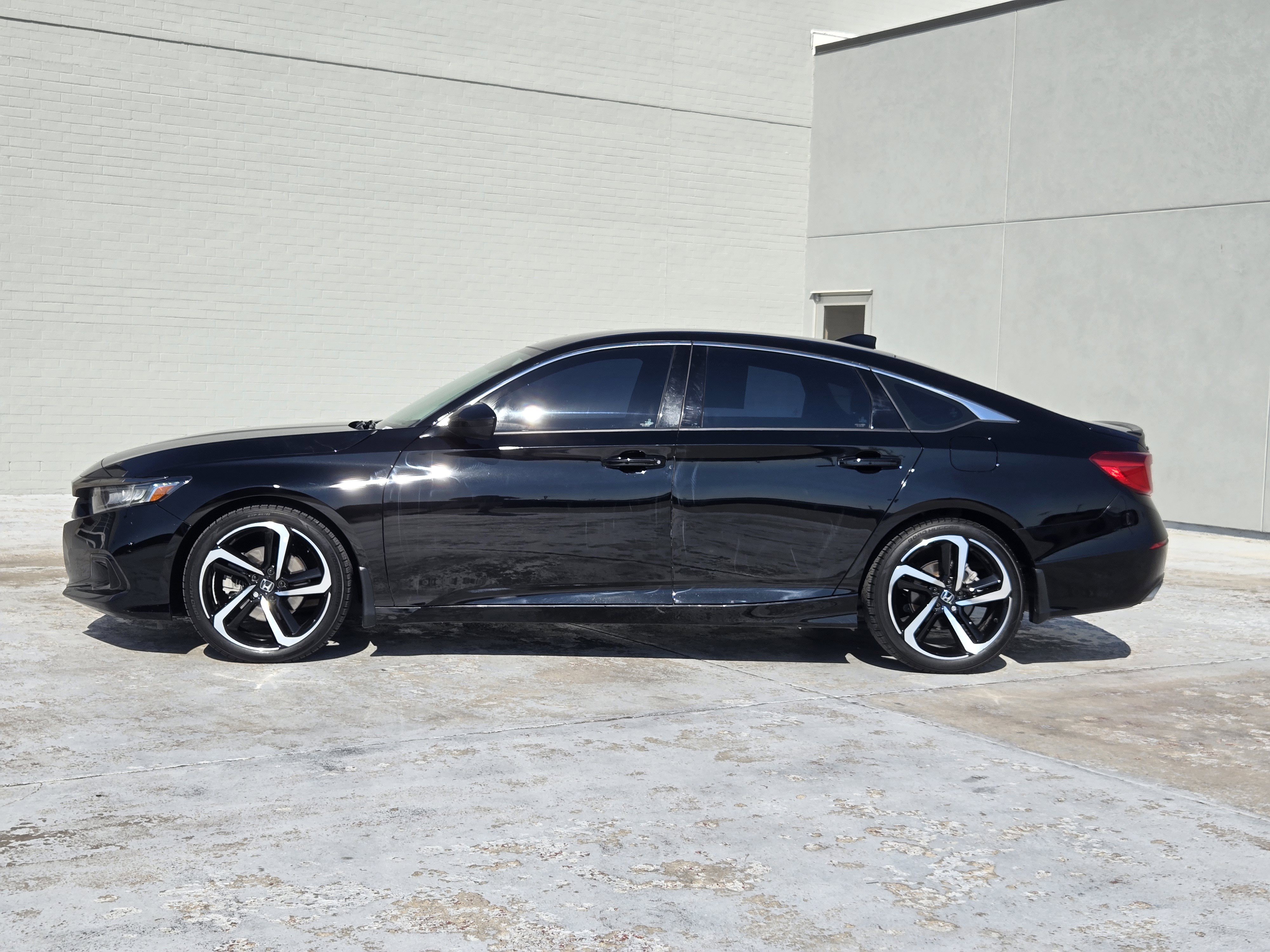 Used 2022 Honda Accord Sport image 5