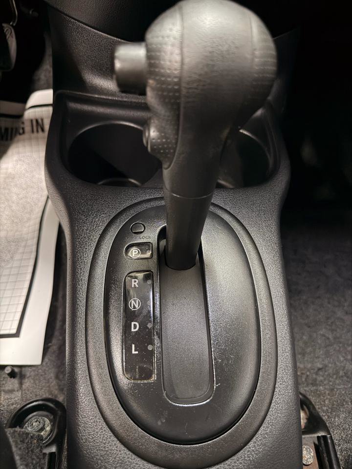 Used 2012 Nissan Versa SV FWD image 24