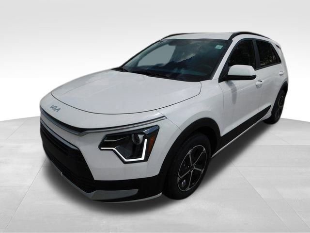 Used 2025 Kia Niro LX image 3