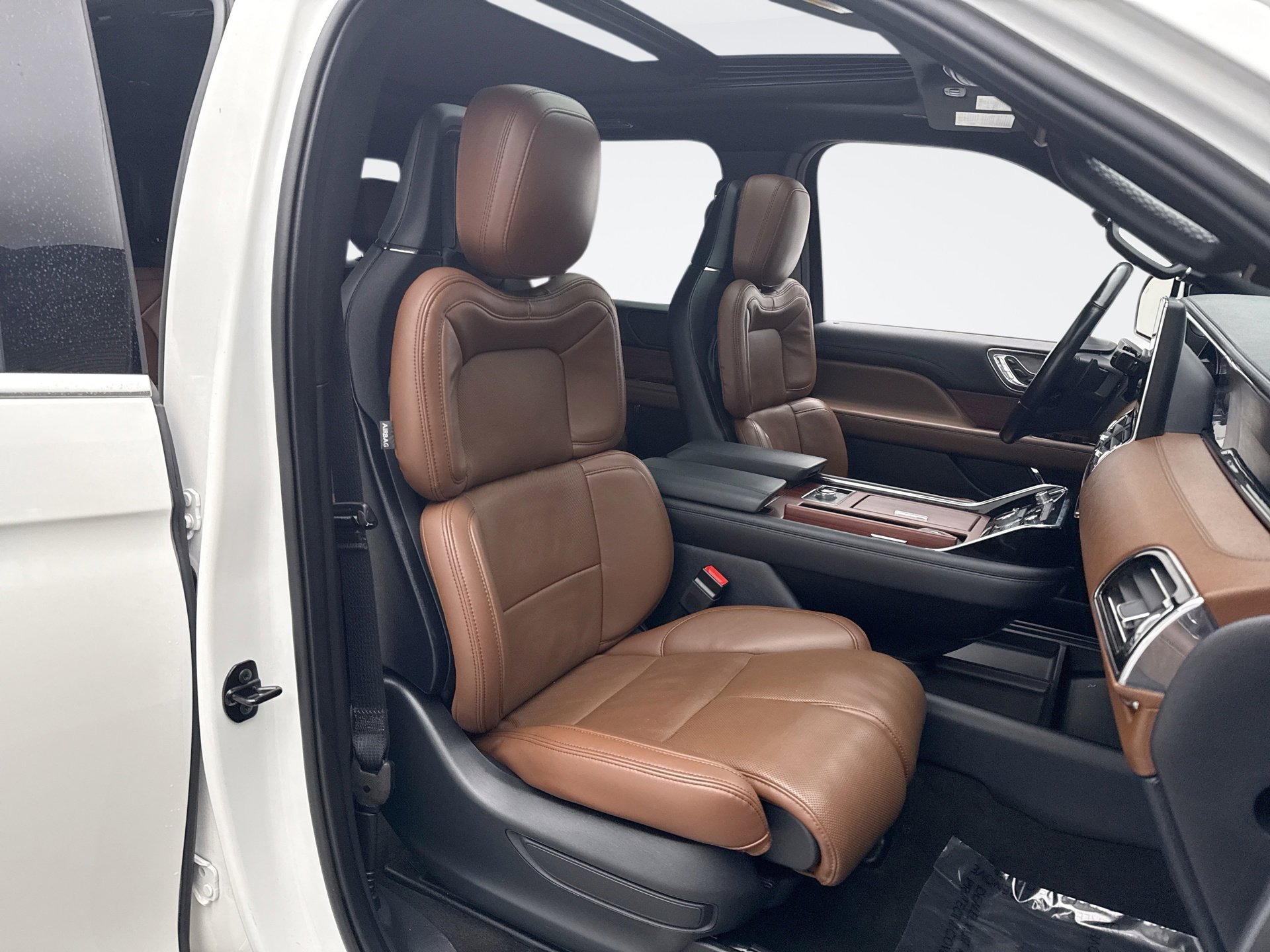 Used 2023 Lincoln Navigator L Reserve w/ Monochromatic Package image 17