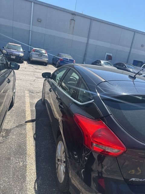 Used 2015 Ford Focus Titanium w/ Titanium Cold Weather Package FWD image 8