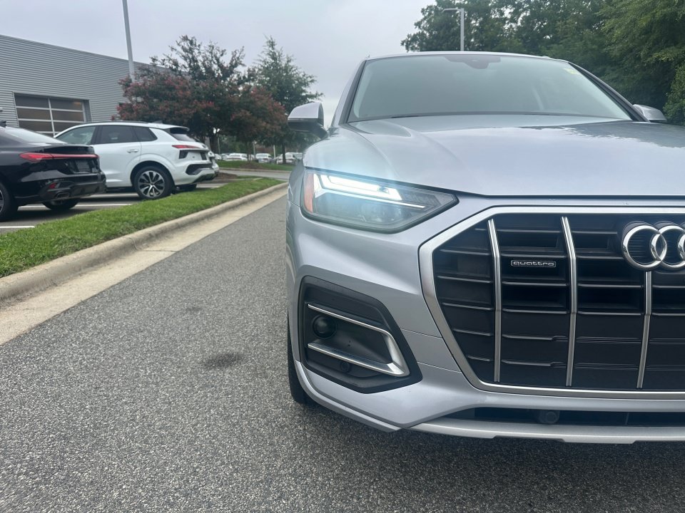 Used 2021 Audi Q5 2.0T Premium Plus w/ Premium Plus Package AWD/4WD image 24