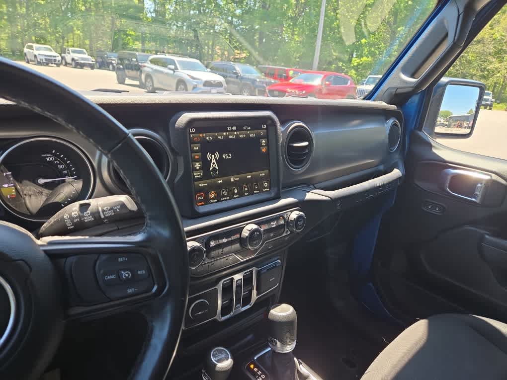 Used 2023 Jeep Wrangler Unlimited w/ Cold Weather Group AWD/4WD image 25