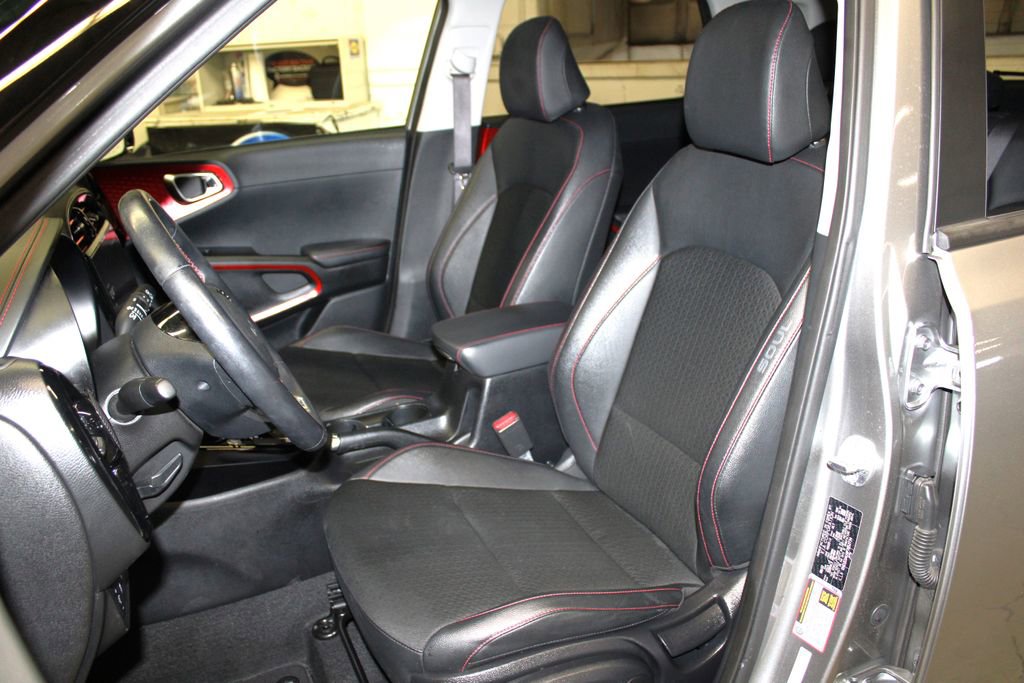 Used 2023 Kia Soul GT-Line FWD image 26