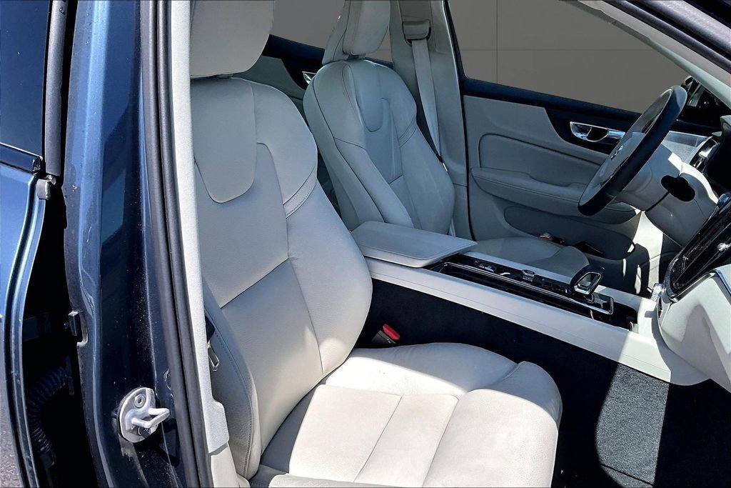Used 2024 Volvo S60 B5 Ultimate w/ Climate Package image 7