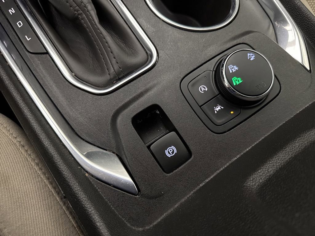 Used 2022 Chevrolet Traverse LT image 40