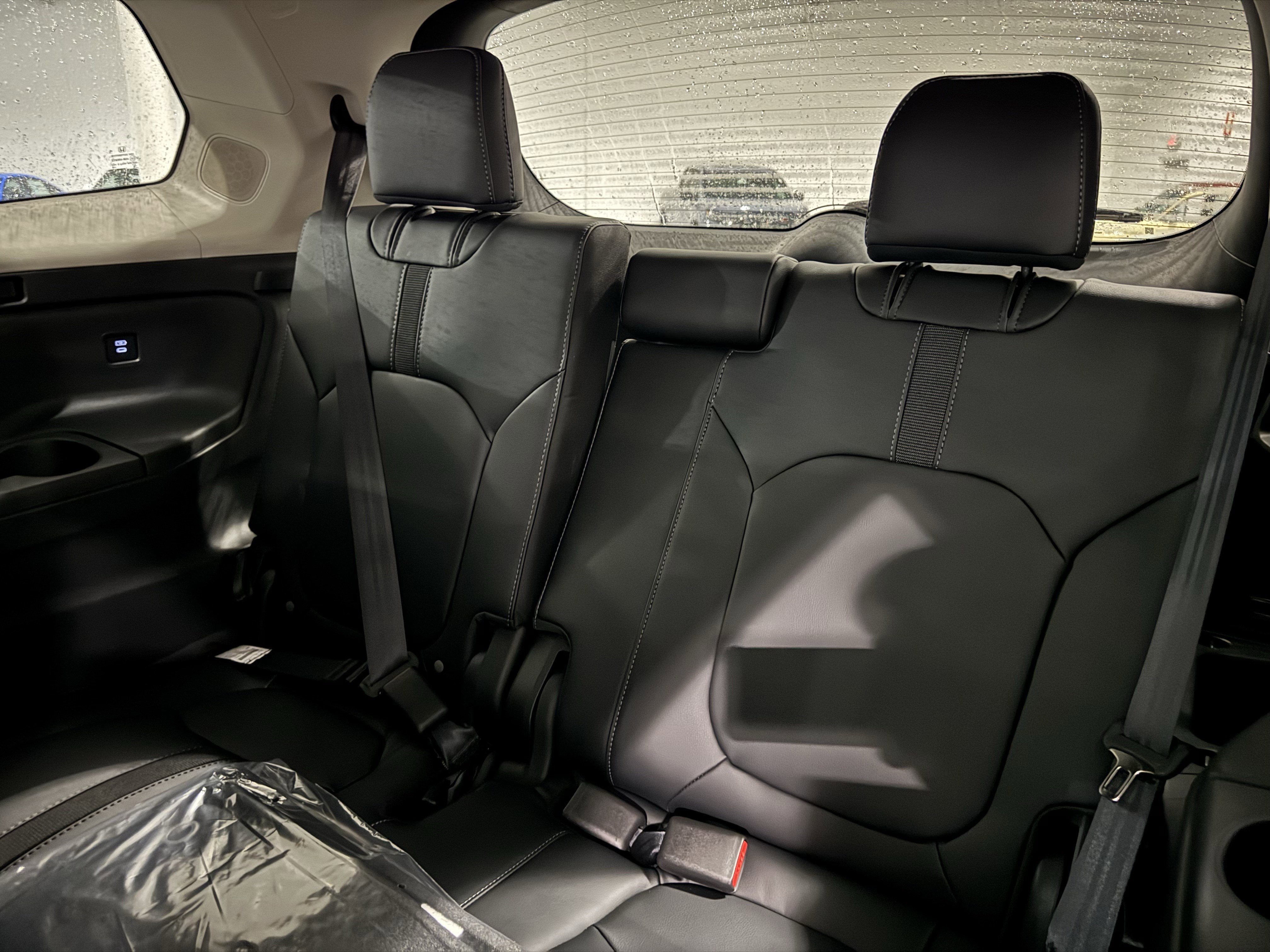 New 2025 Honda Pilot Touring image 8