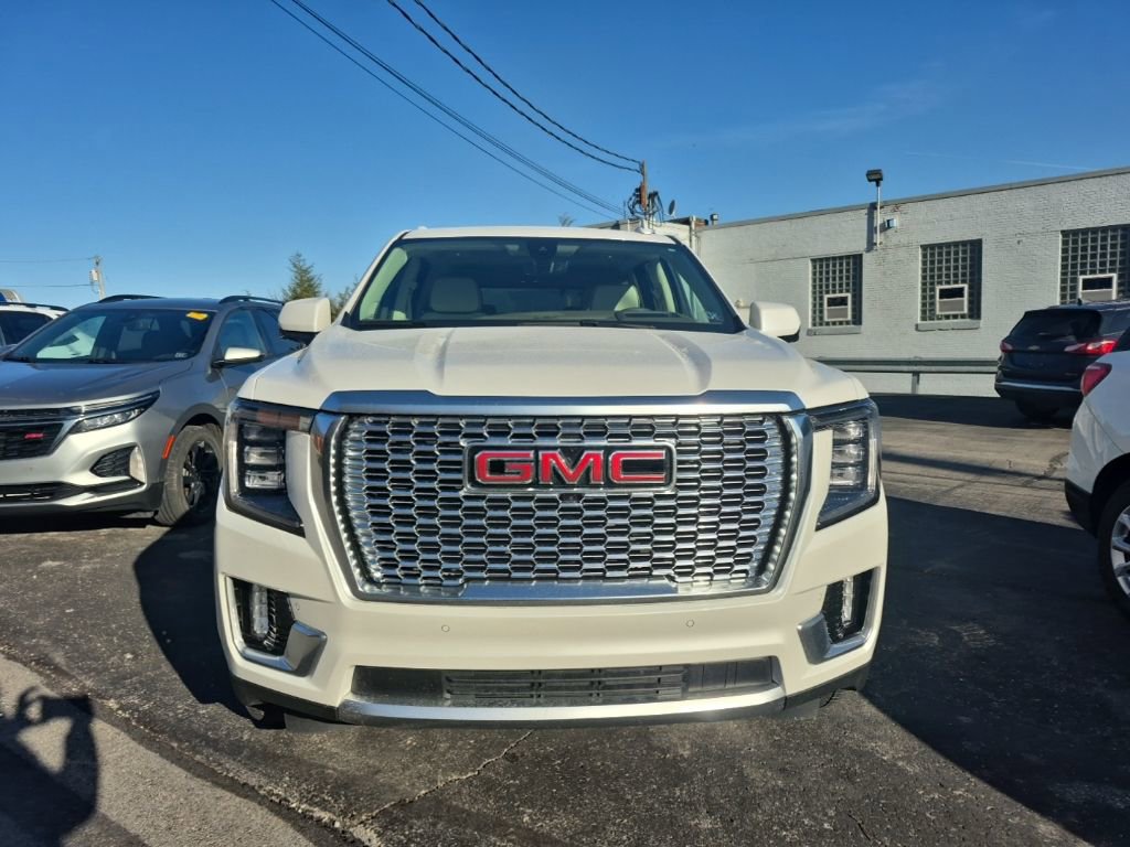 Used 2021 GMC Yukon Denali w/ Denali Premium Package image 2