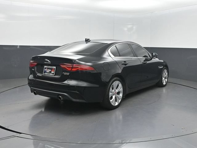 Used 2020 Jaguar XE S RWD image 31