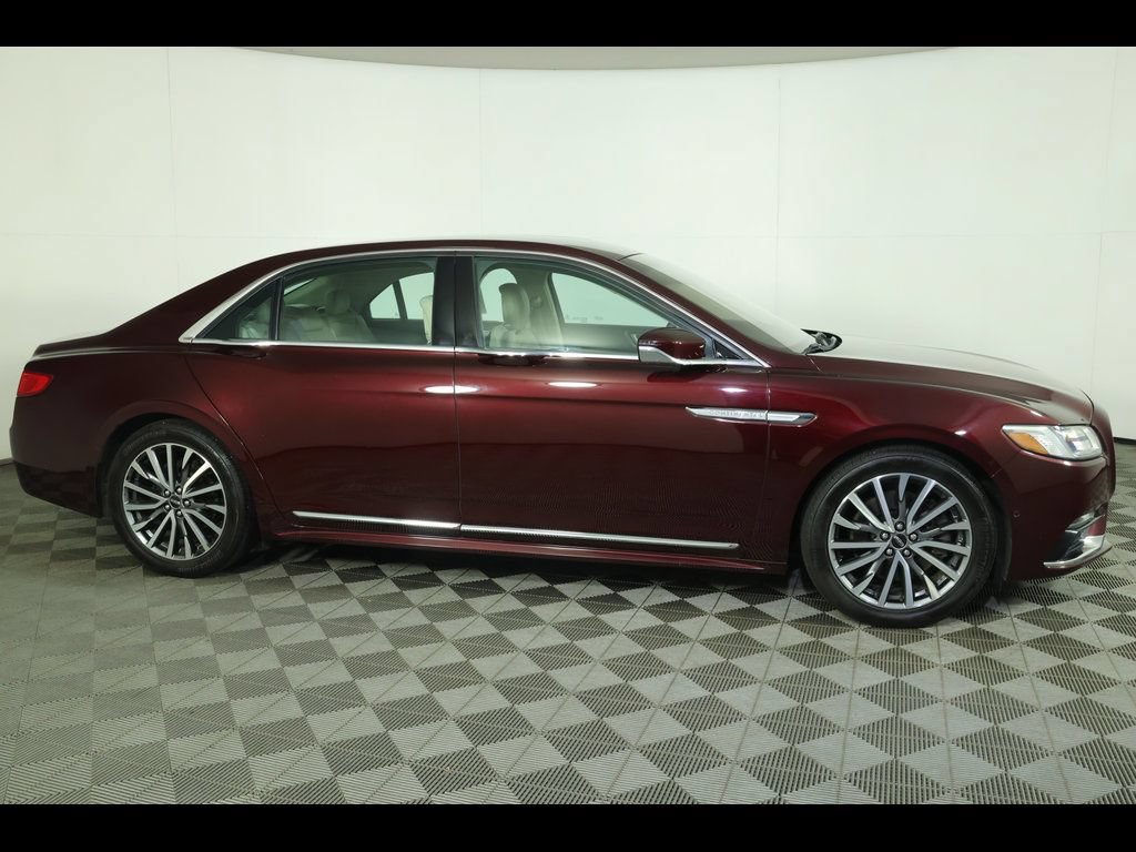 Used 2017 Lincoln Continental Select w/ Technology Package FWD image 13