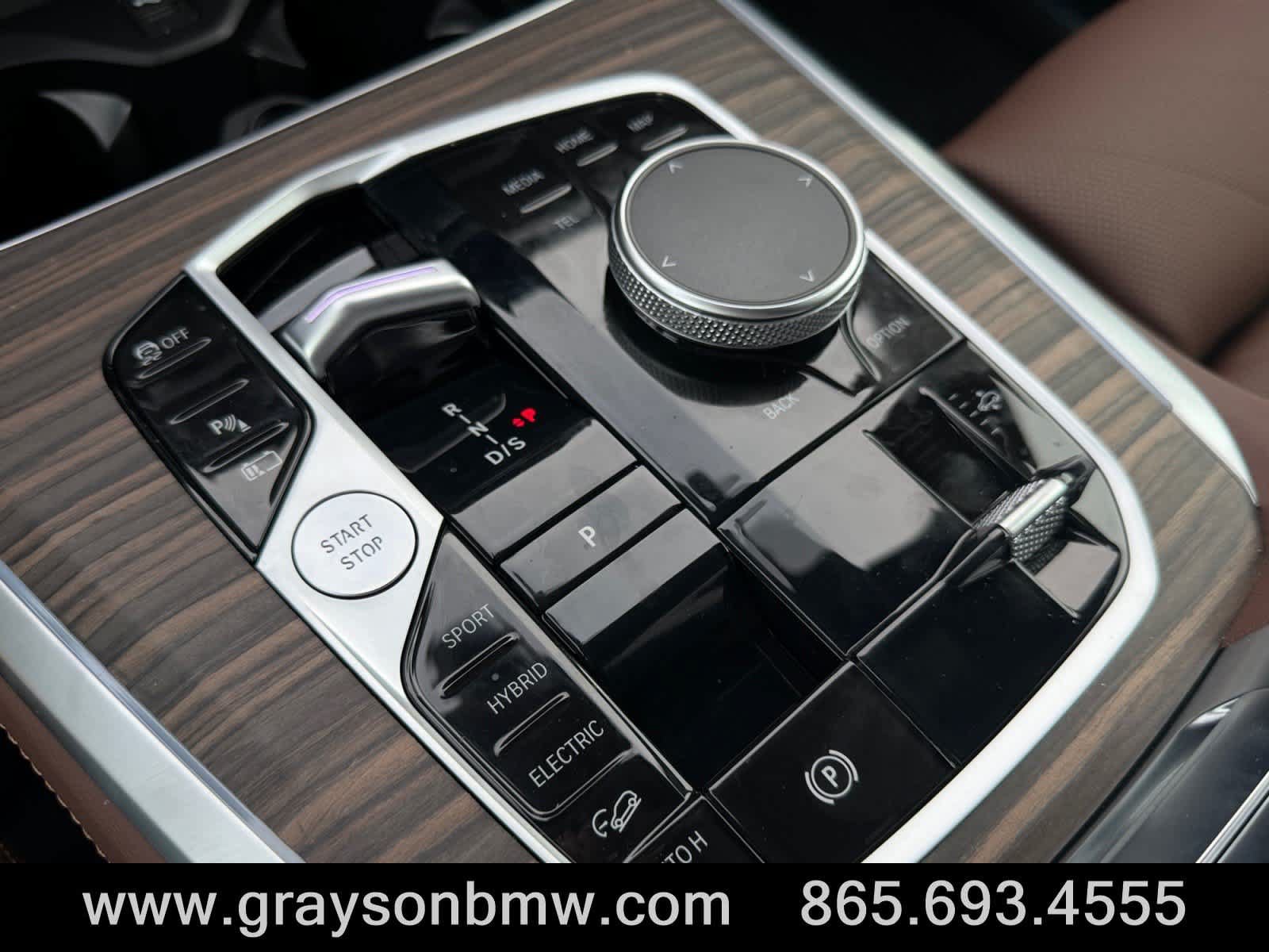 Used 2026 BMW X5 xDrive50e w/ M Sport Package AWD/4WD image 27
