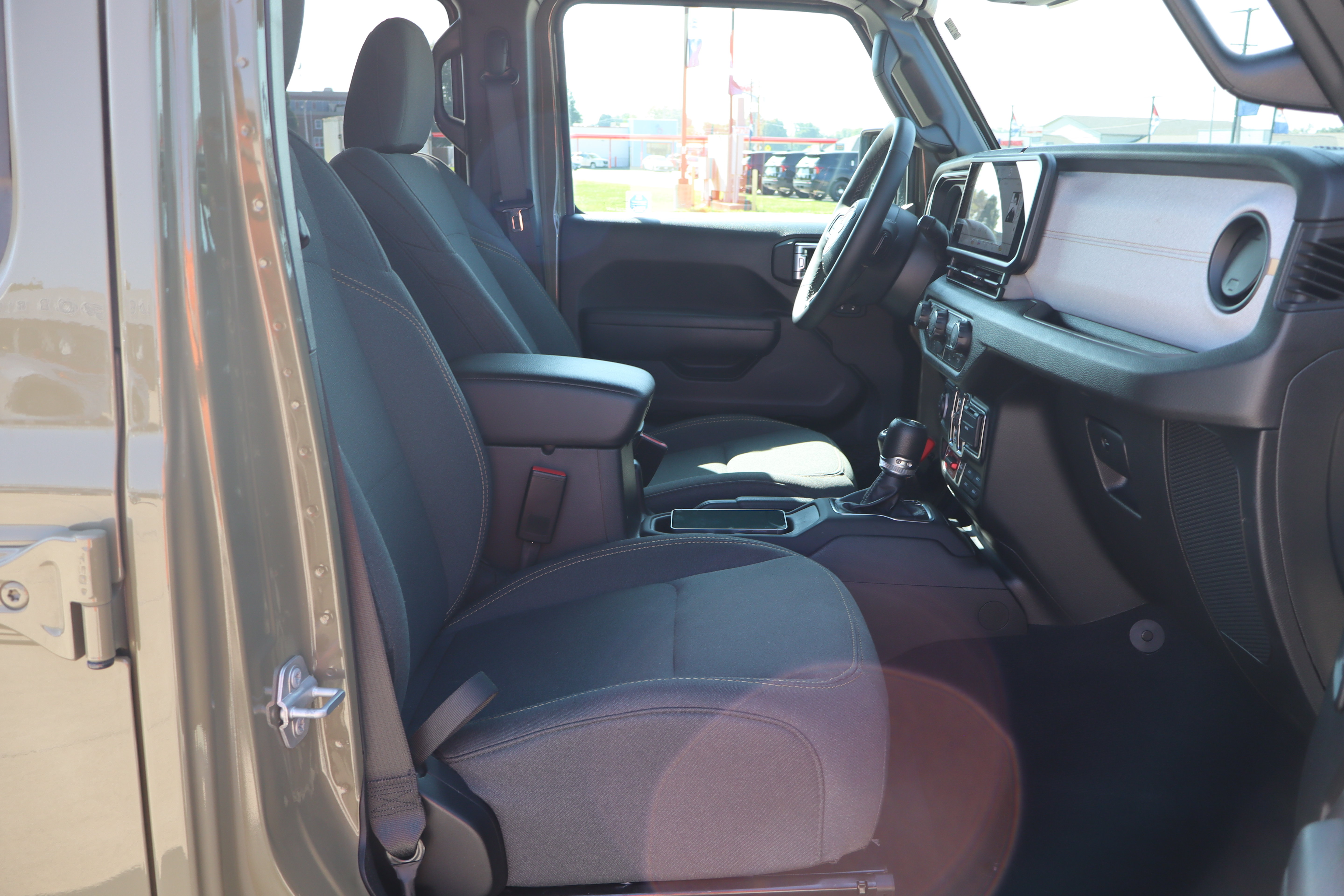 Used 2025 Jeep Wrangler Unlimited Sport AWD/4WD image 12