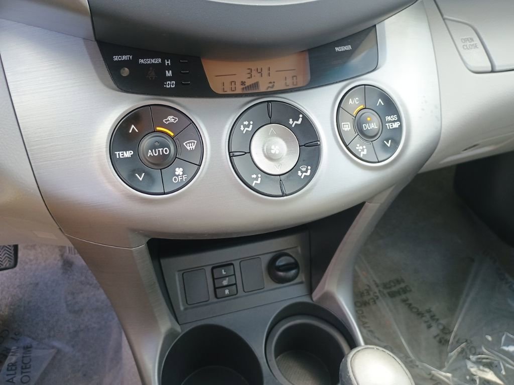 Used 2007 Toyota RAV4 Limited image 30