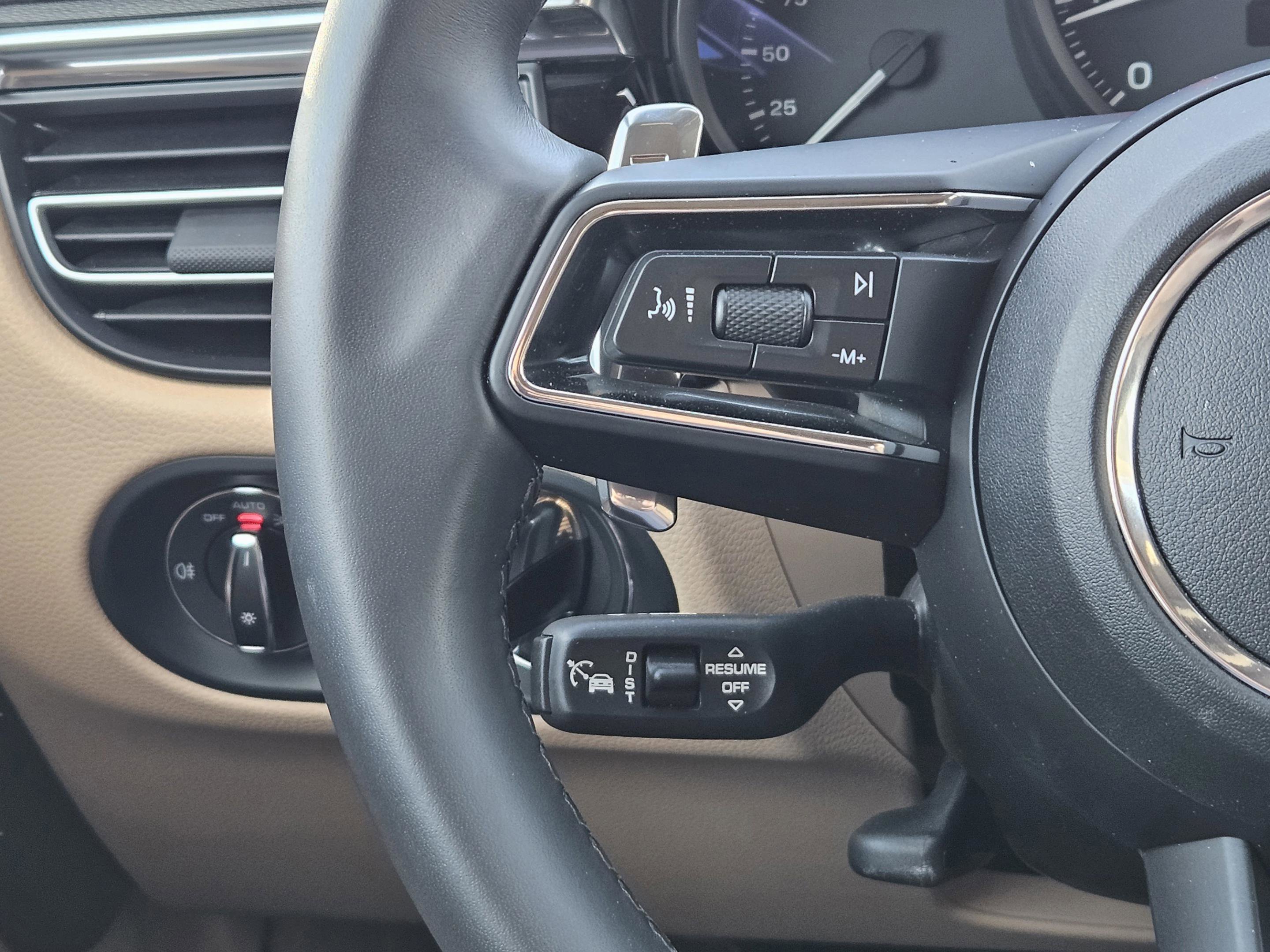 Certified 2026 Porsche Macan image 26
