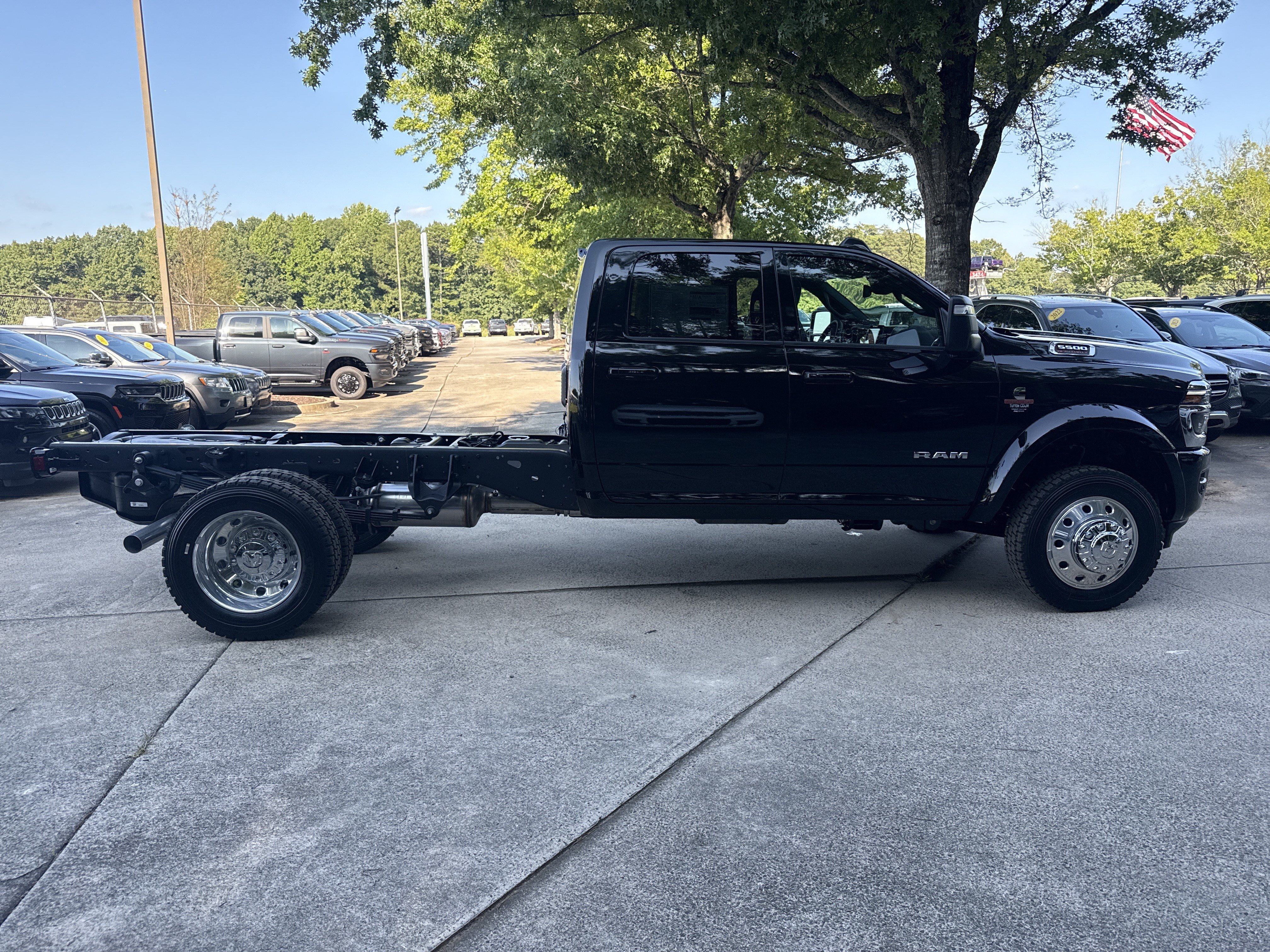 New 2026 RAM 5500 4x4 Crew Cab w/ Laramie Trim Package image 8