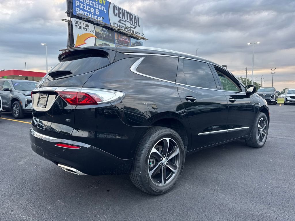 Used 2022 Buick Enclave Essence w/ Sport Touring Edition FWD image 6