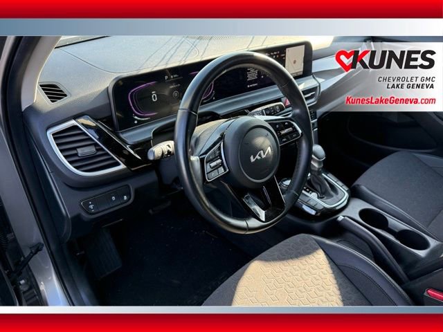 Used 2025 Kia Seltos S image 14