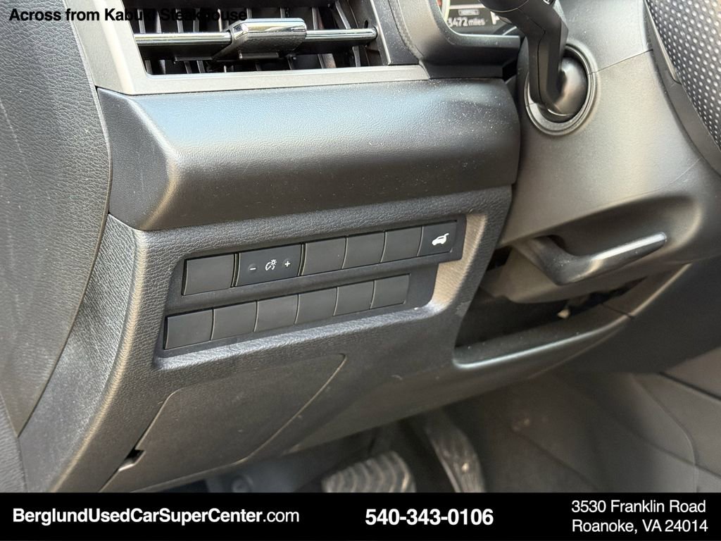 Used 2024 Mitsubishi Outlander SE image 18