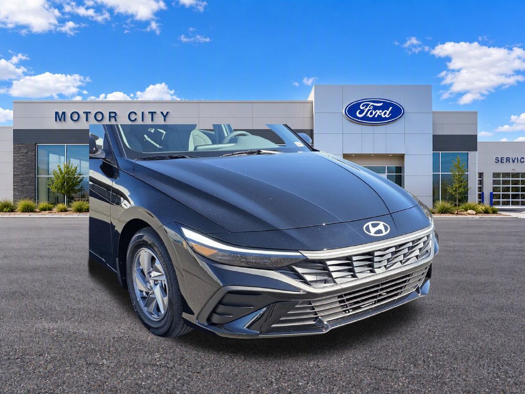 Used 2026 Hyundai Elantra SE FWD image 9