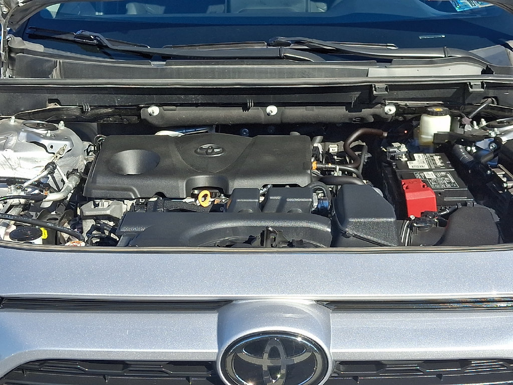 Used 2022 Toyota RAV4 XLE AWD/4WD image 30