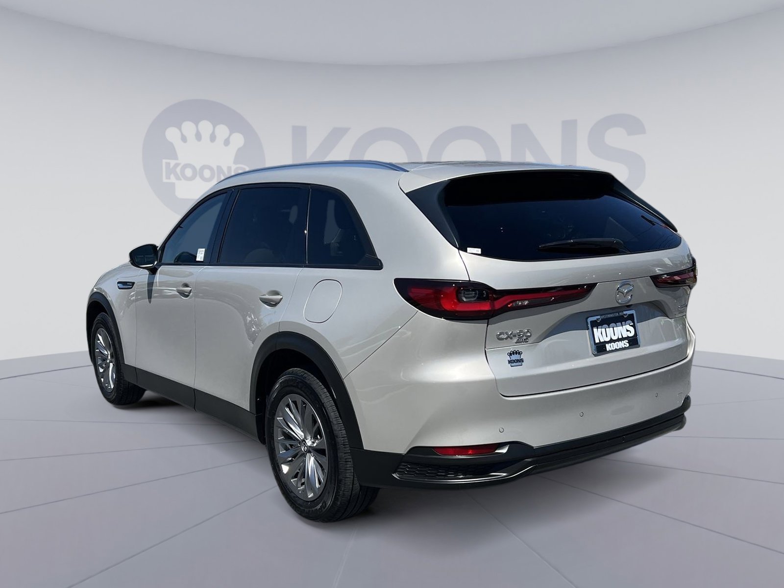 Used 2025 MAZDA CX-90 Plug-In Hybrid w/ Preferred image 4