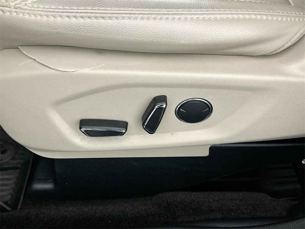 Used 2018 Ford Explorer Limited w/ Class II Trailer Tow Package image 19