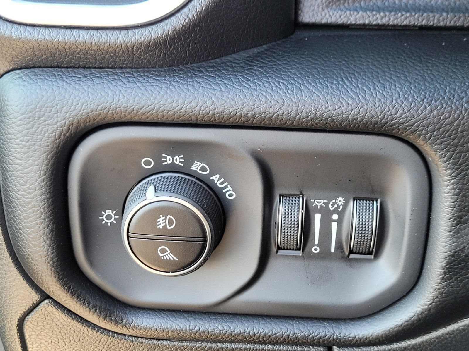 New 2026 RAM 1500 Big Horn AWD/4WD image 25