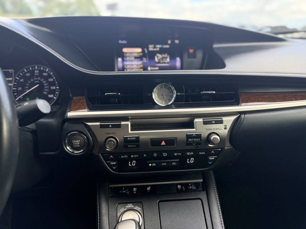 Used 2017 Lexus ES 350 FWD image 21