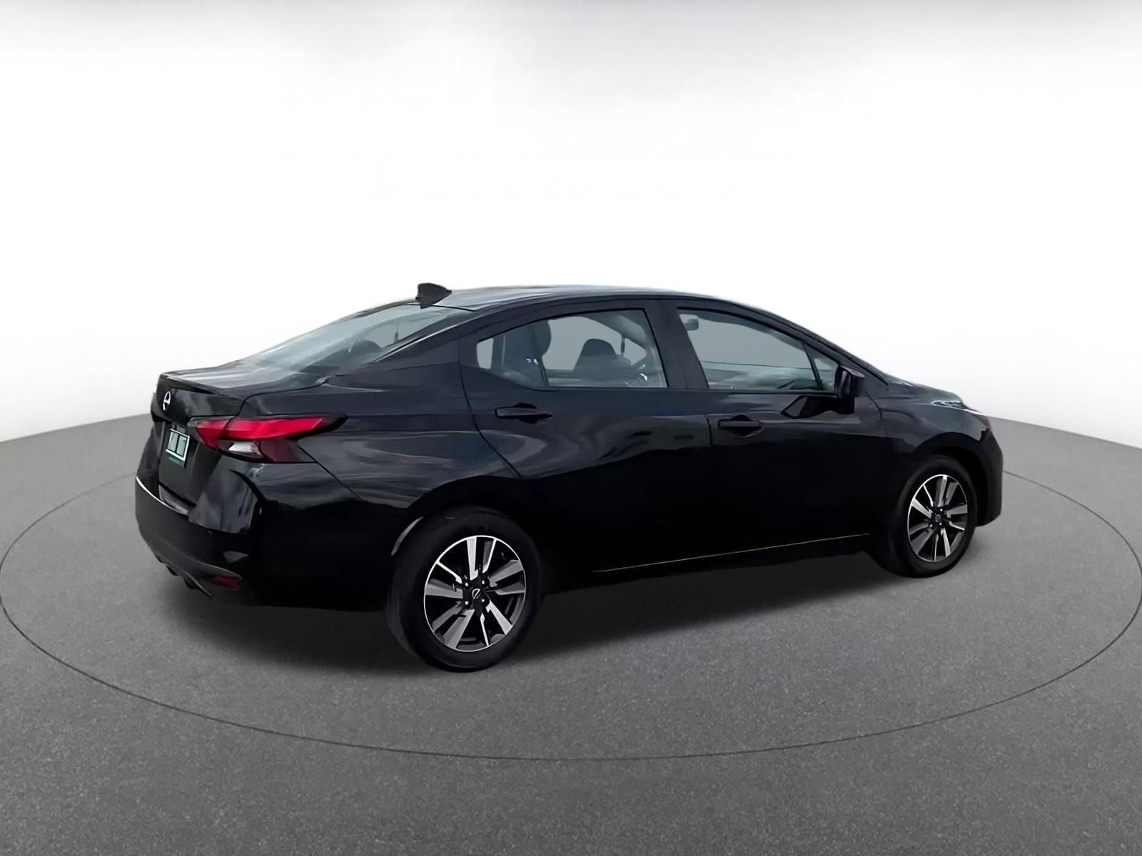 Used 2025 Nissan Versa SV FWD image 14