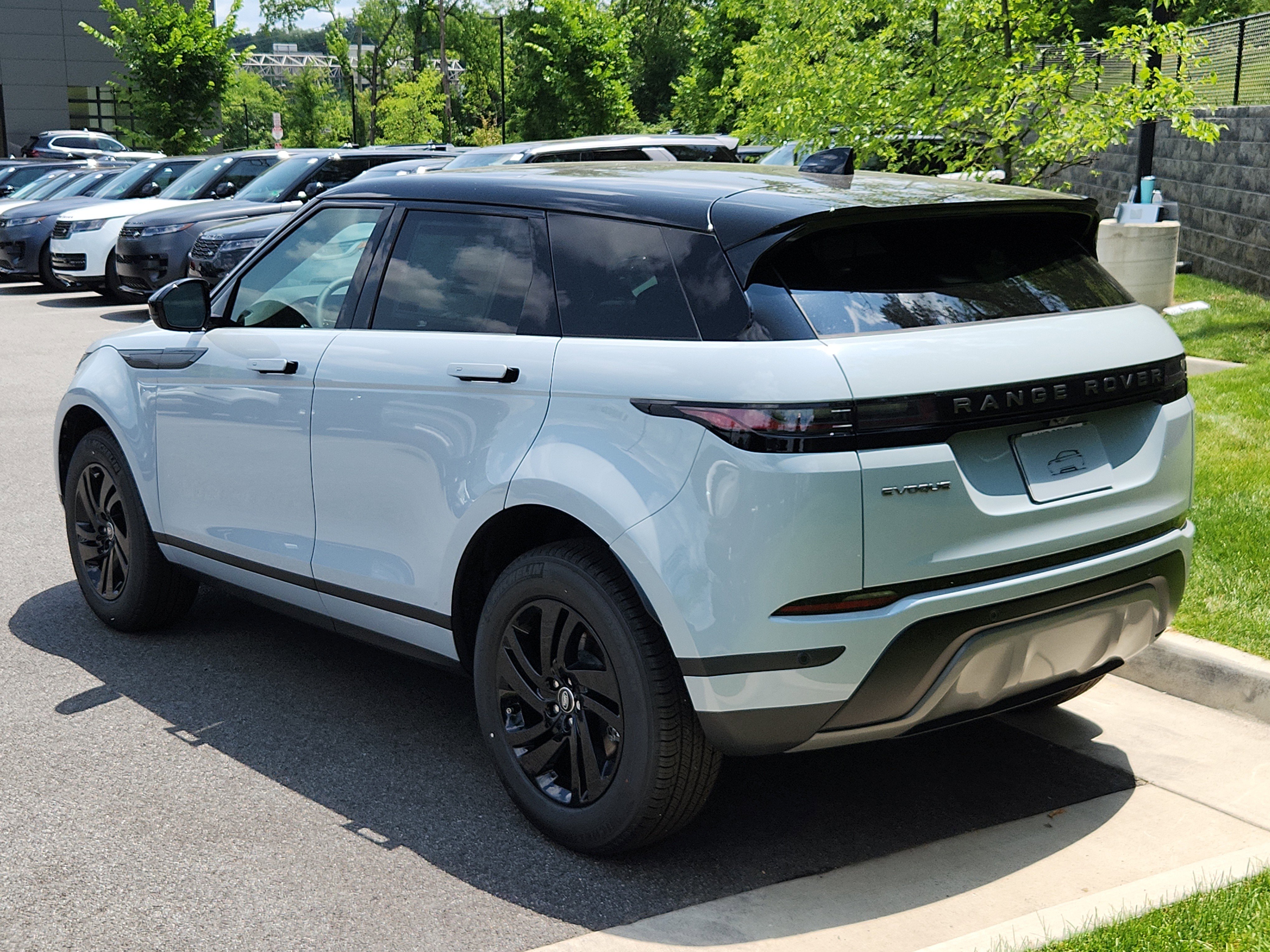 Used 2026 Land Rover Range Rover Evoque S image 12