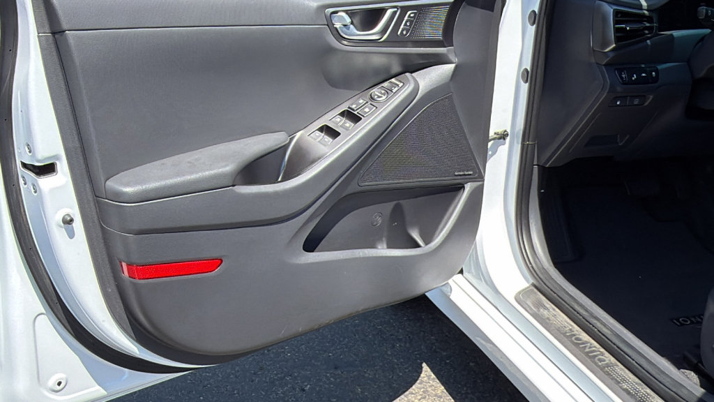 Used 2020 Hyundai Ioniq Limited FWD image 23