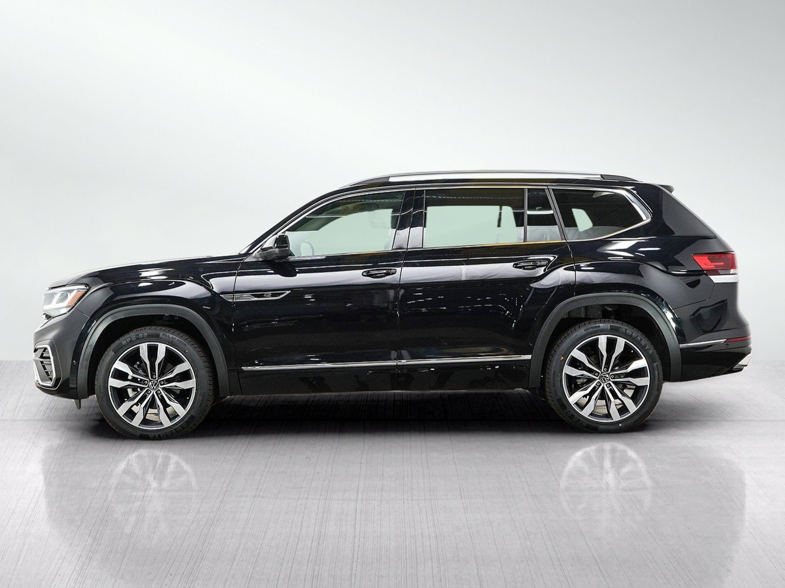Used 2023 Volkswagen Atlas SEL Premium AWD/4WD image 2