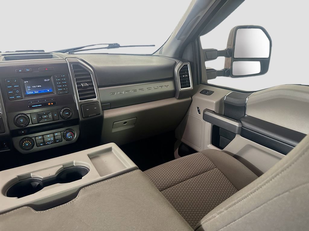 Used 2017 Ford F350 XLT w/ Camper Package image 15