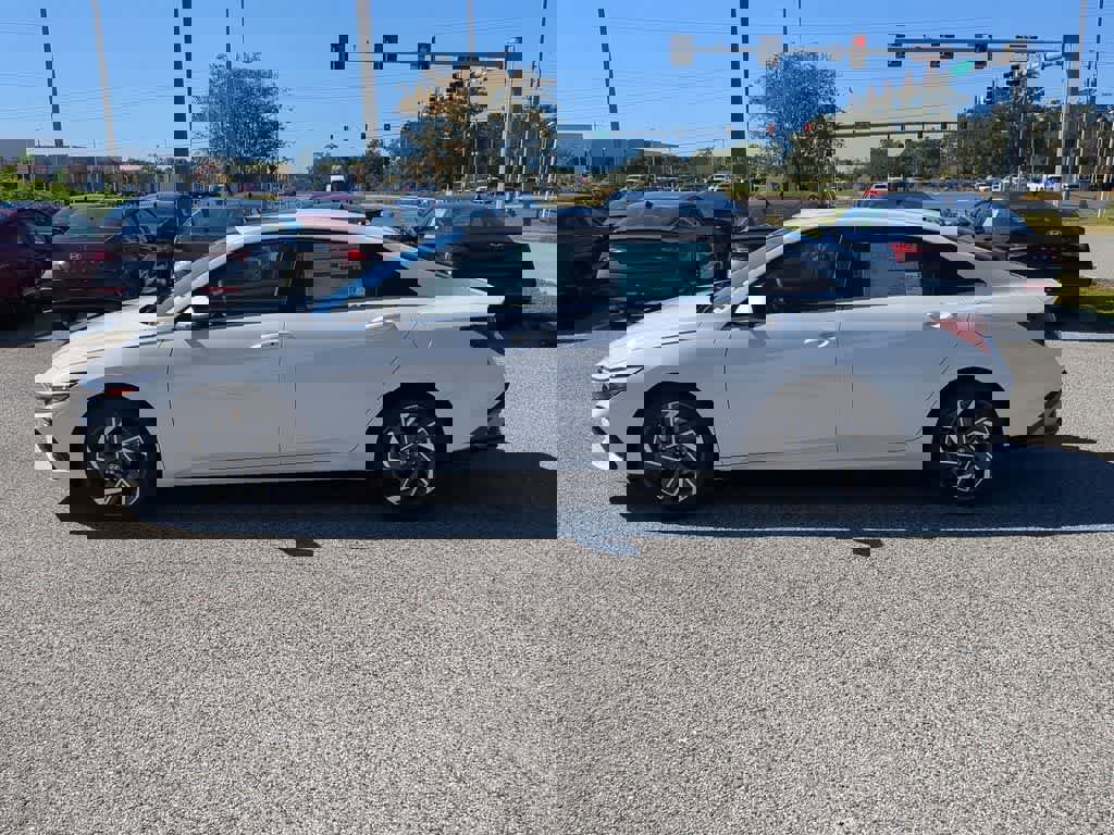 New 2026 Hyundai Elantra Limited w/ Cargo Package image 3