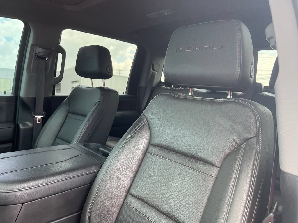 Used 2023 GMC Sierra 2500 Denali w/ Denali Ultimate Package AWD/4WD image 13