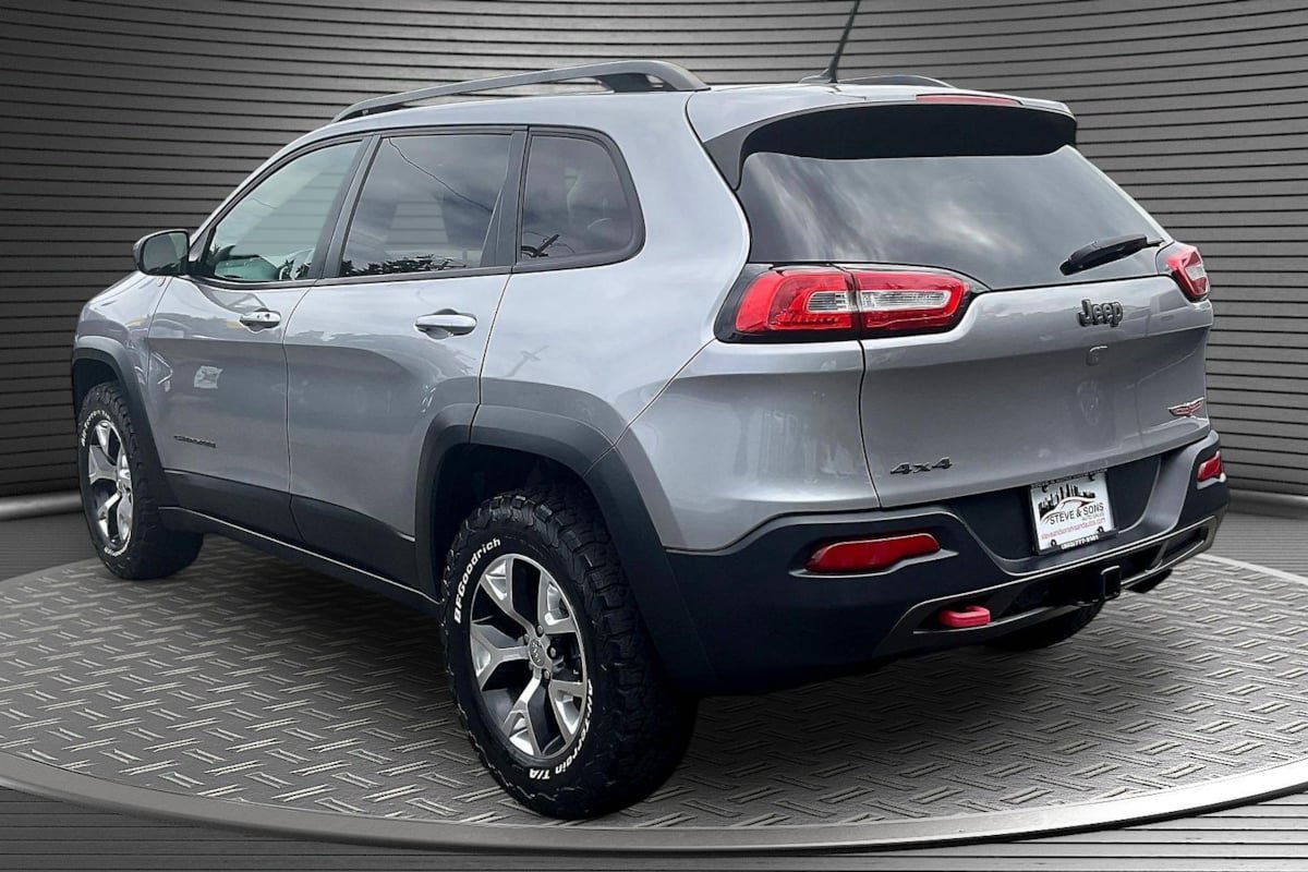 Used 2014 Jeep Cherokee Trailhawk w/ Comfort/Convenience Group AWD/4WD image 4