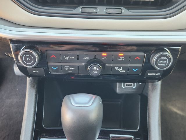 Used 2025 Jeep Compass Limited image 18