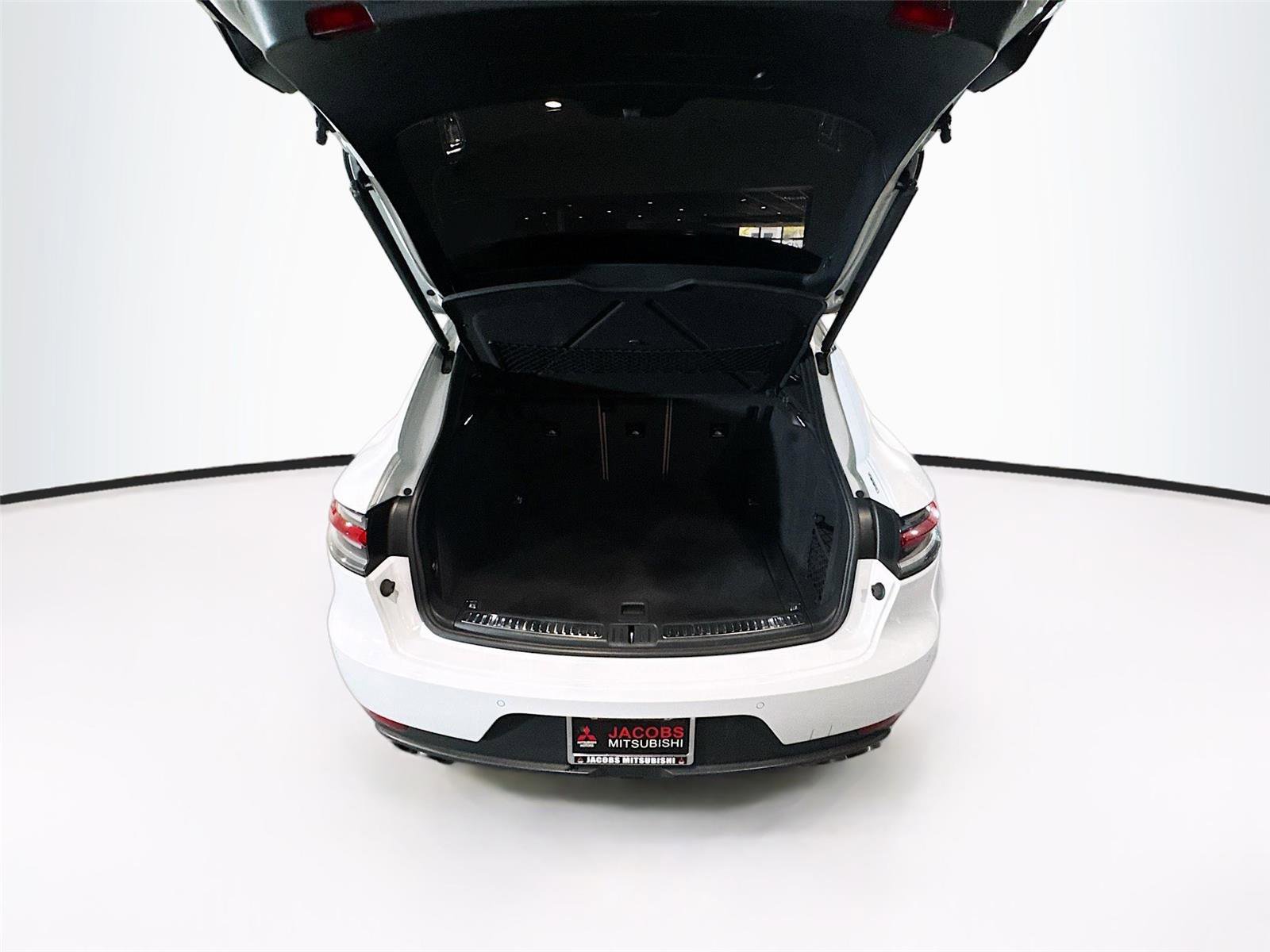 Used 2020 Porsche Macan S image 21