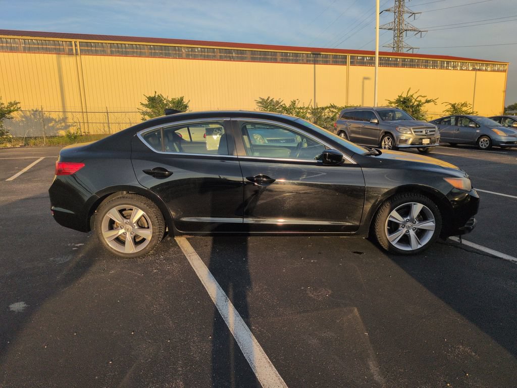 Used 2013 Acura ILX w/ Premium Package FWD image 7
