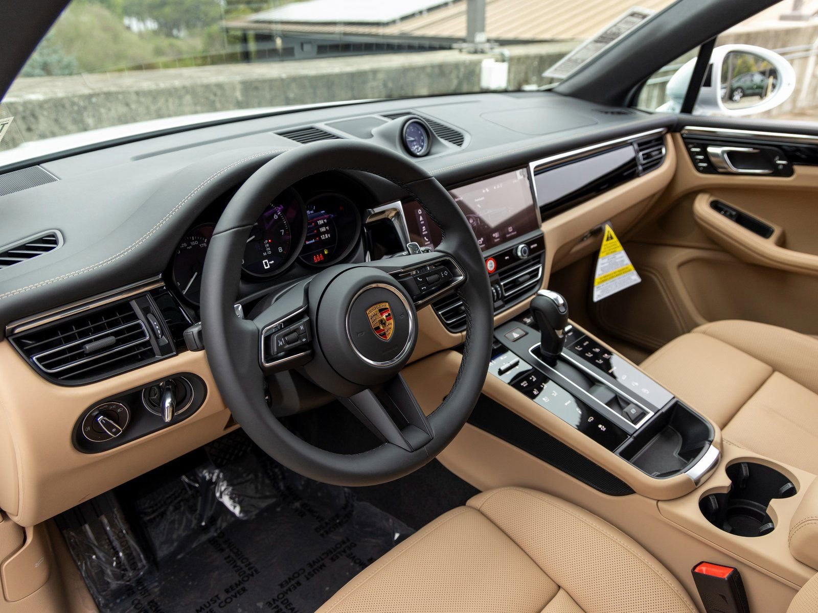 New 2026 Porsche Macan AWD/4WD image 4