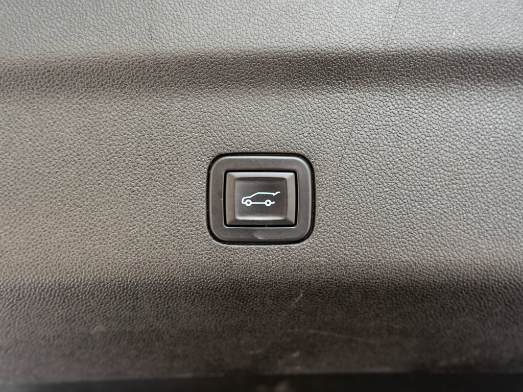Certified 2024 GMC Yukon AT4 w/ AT4 Premium Package AWD/4WD image 37