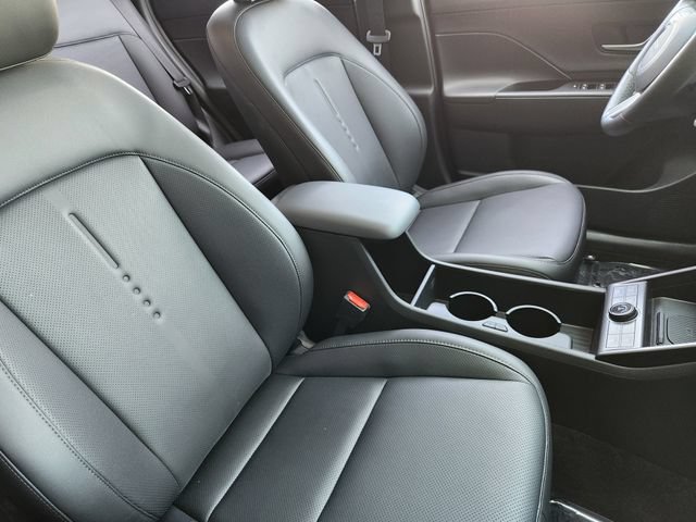 Certified 2025 Hyundai Kona Limited AWD/4WD image 9