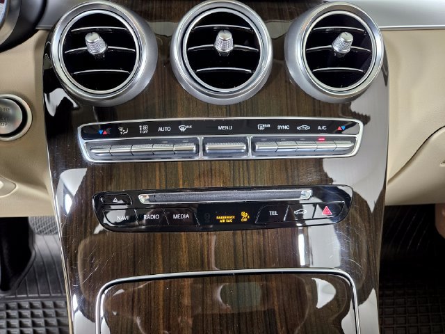 Used 2019 Mercedes-Benz GLC 300 4MATIC image 29