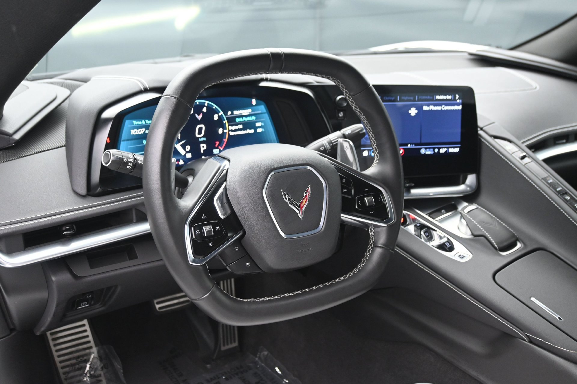 Used 2022 Chevrolet Corvette Stingray Coupe w/ Z51 Performance Package RWD image 16