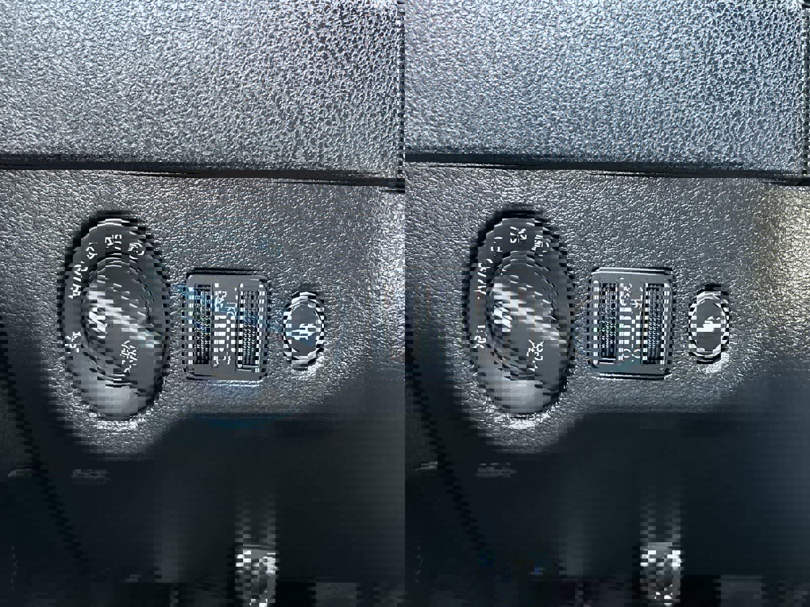 Used 2022 Dodge Charger SXT w/ Navigation & Travel Group image 10