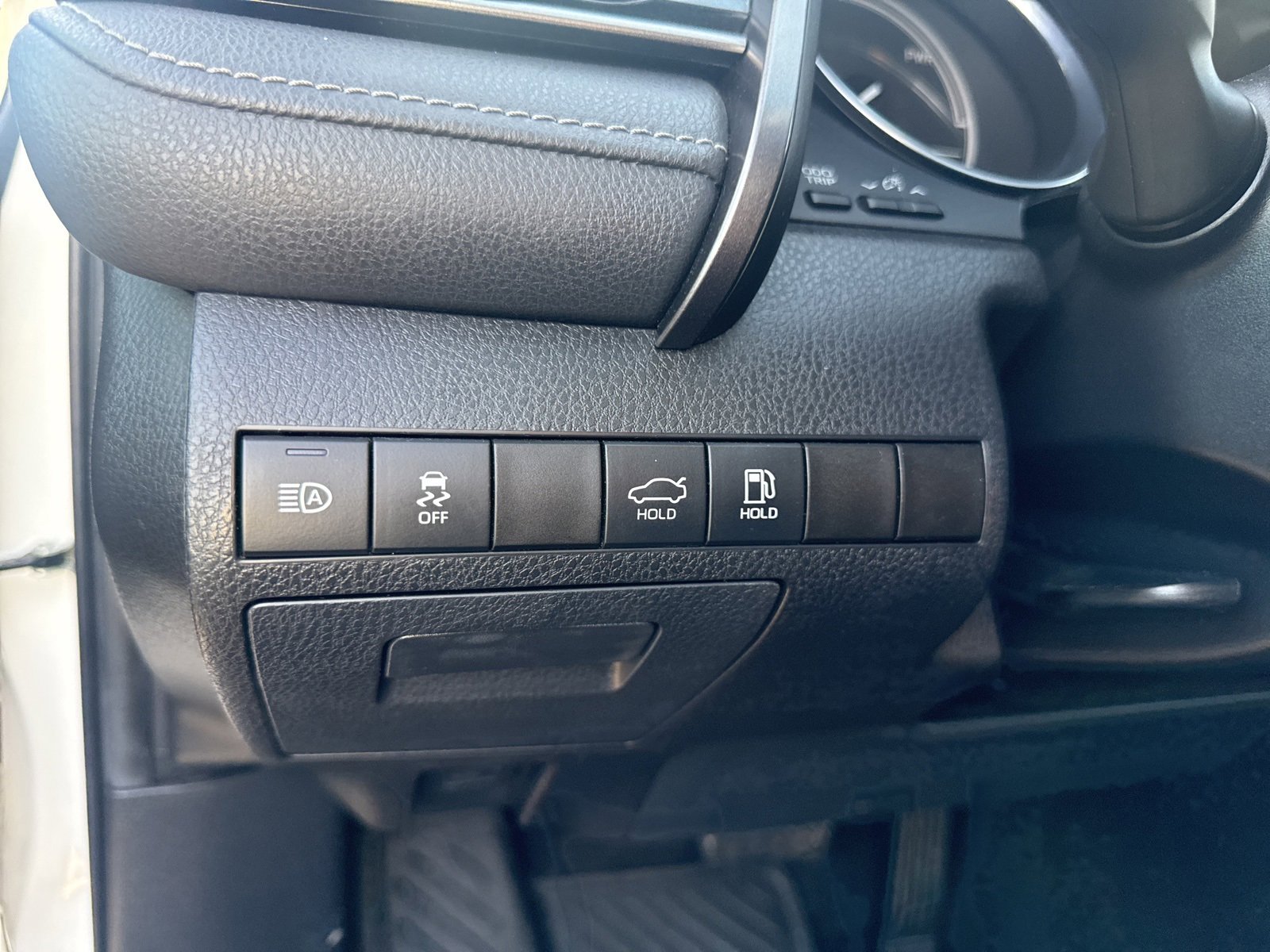 Used 2020 Toyota Camry SE image 7