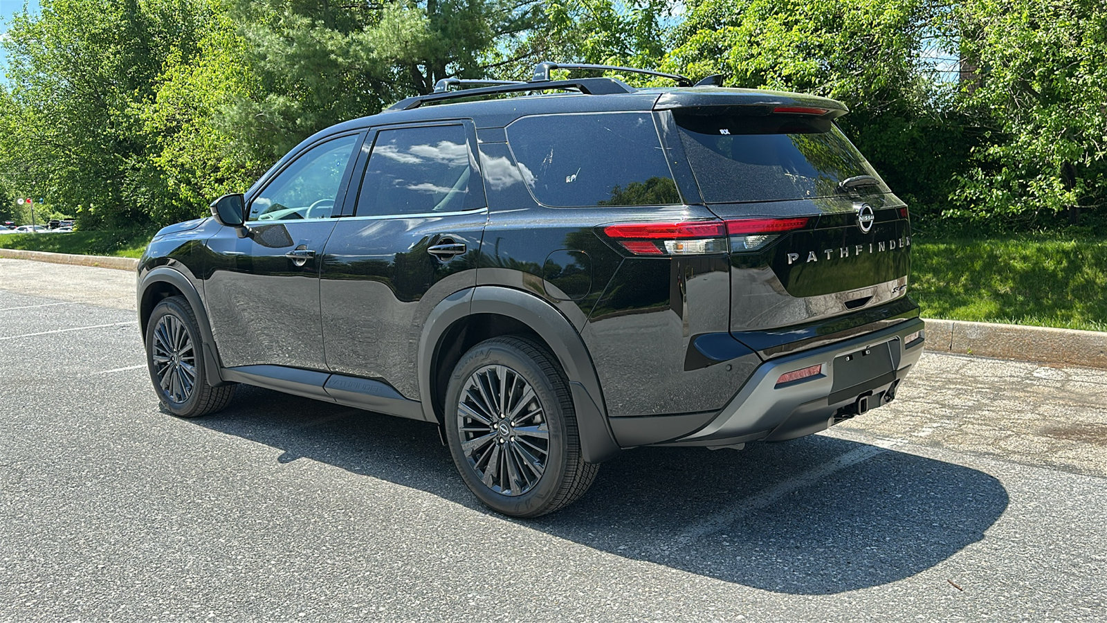 New 2026 Nissan Pathfinder SL AWD/4WD image 5